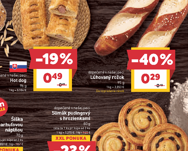 Lúhovaný rožok dopečené v našej peci Slimák pudingový s hrozienkami