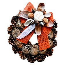 Veniec z borovicových šišiek 30 cm