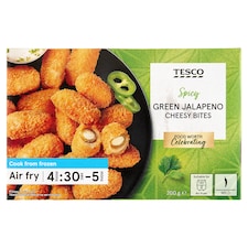 Tesco Obaľovaný predražený výrobok zo smotanového syra s nakladanými papričkami jalapeños 200 g